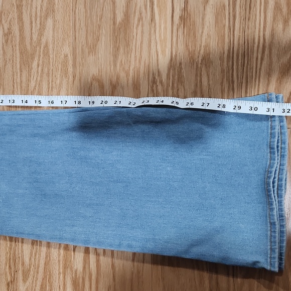 Old Navy High Rise Wow Flare size 8 Jeans - Picture 15 of 17